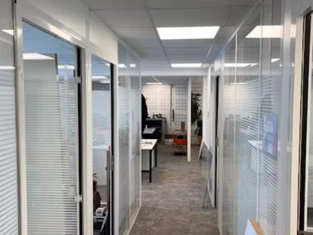 bureaux 200 m²