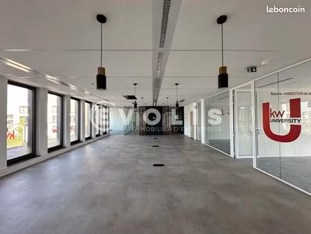 bureaux 598 m²