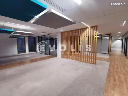 bureaux 757 m²