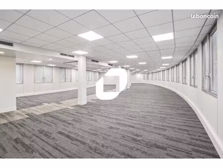bureau 404 m²