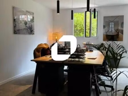 bureau 94 m²