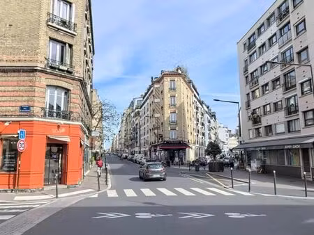 local commercial 2 230 m²