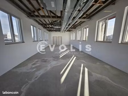 local d'activité 223 m²