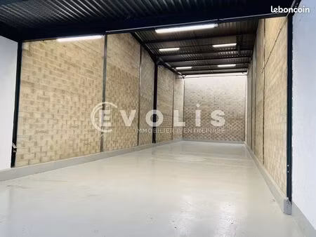 local d'activité 2 150 m²