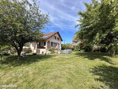 maison 6 pièces 140 m²