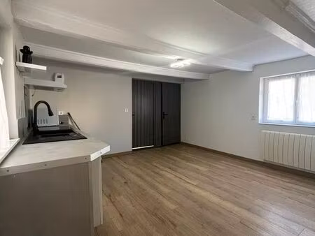 maison rénovée avec garage et terrain