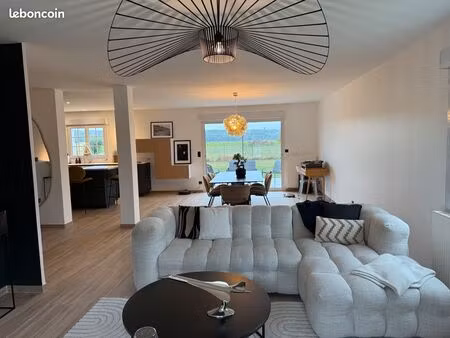 rare sur le secteur magnifique plain-pied 120m2 lumineux  rénové à neuf avec vue campagne