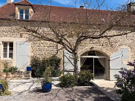 propriété 6 pièces 230 m²