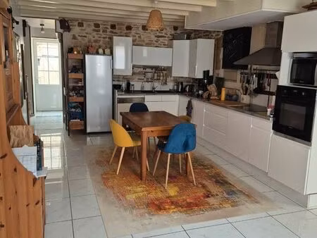 rare : maison 139 m² + cour + 2 parkings - coeur de village