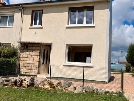 maison mitoyenne d'un côté  à ecole valentin 25480