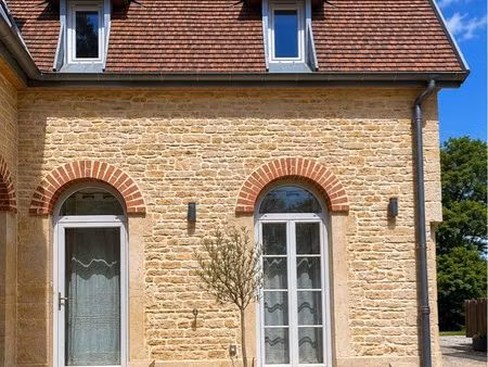 maison en duplex entièrement rénovée avec piscine au cœur de saint-vit