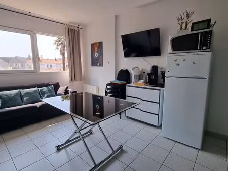 studio meublé 24 m² avec place de parking sécurisée