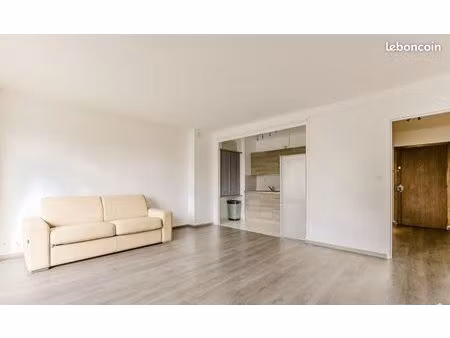 studio lumineux de 38 m² avec balcon – face au rer a & bois de vincennes