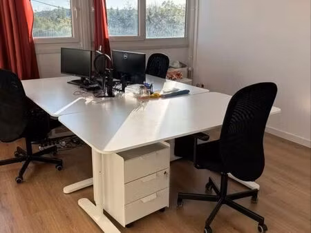 bureau 16 m²