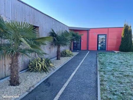 local professionnel / commercial de 110 m² – zone d’activités de mareuil-sur-lay – axe la 