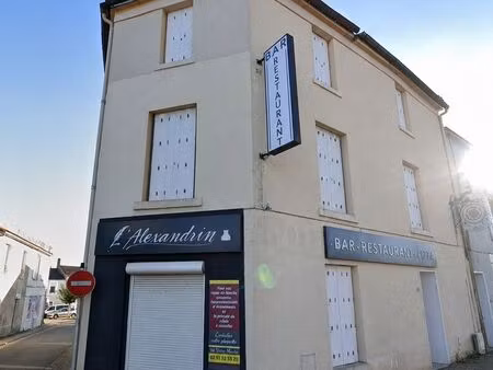 local commercial mouilleron saint germain