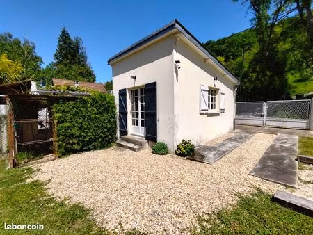 maisonnette en bord de rivière idéal pour se reposer le week-end