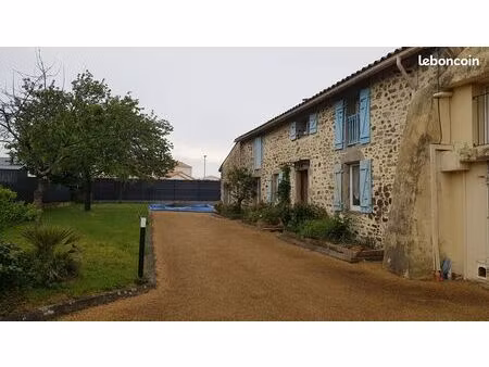 maison piscine couverte familiale