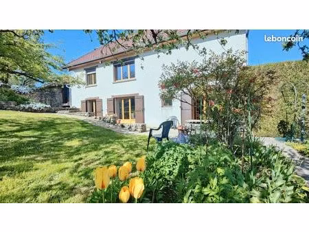 maison 8 pièces 211 m²