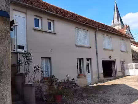 maison de 115m2 habitable sur sous-sol de 115m2  terrain de 2300m2 et dépendances