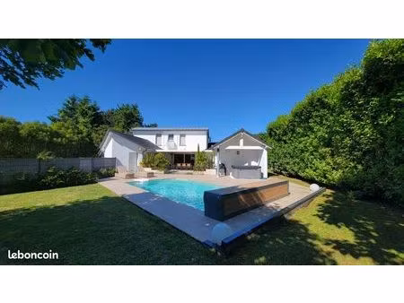 propriété 7 pièces 200 m² à rancenay