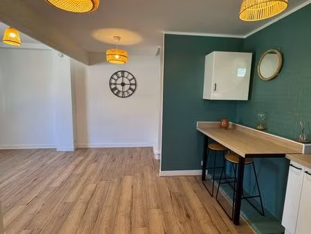 maison rénovée 3 chambres  garage 50m2  jardin&cours d’eaux