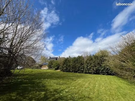 terrain 1108 m² argol