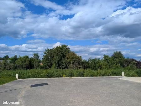 terrain 778 m² senantes