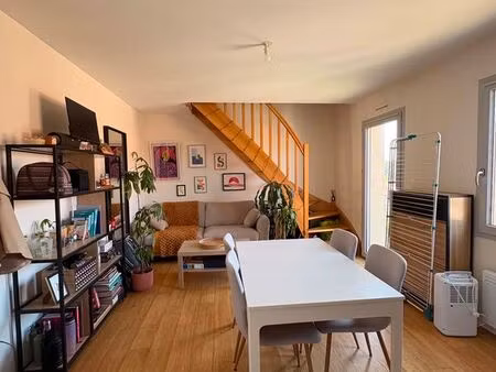 appartement 2 pièces 44m2 + balcon  centre les herbiers