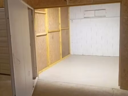 box de stockage 12 m² / 33 m3 disponible immédiatement - rosnay