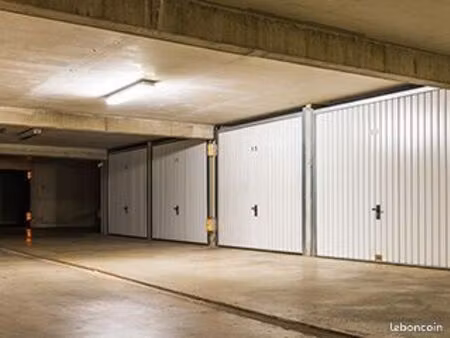 box fermé à vendre – saint-maur-des-fossés – 26 000
