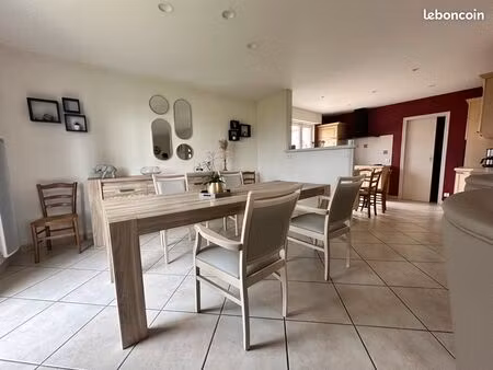 maison entièrement rénovée avec grand jardin (1000m²) – cheffois