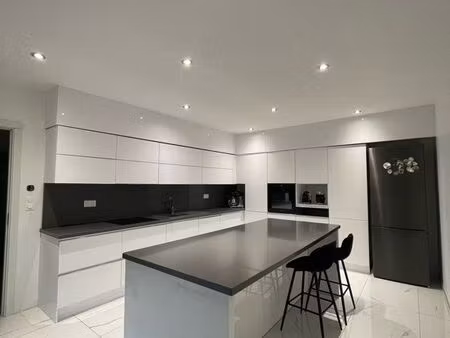 maison 4 pièces 128m2 habitable 148 m2 surface plancher construite en 2020