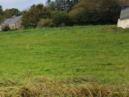 terrain 677 m² briec
