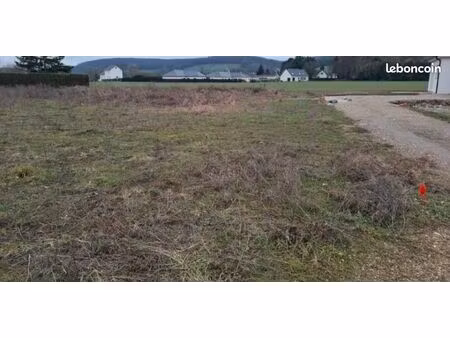terrain 724 m² hondouville