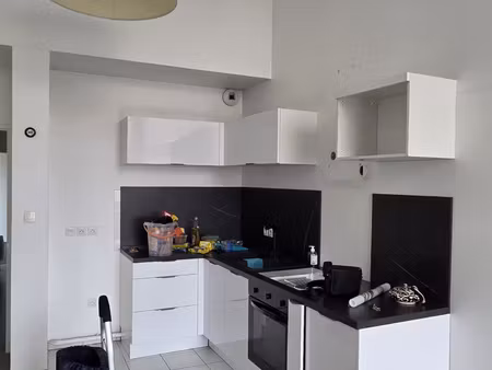 appartement trois pieces avec balcons