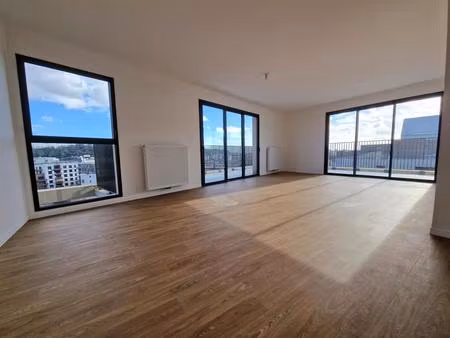 t5 au 5ᵉ étage avec terrasse plein sud  ascenseur et parking
