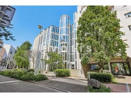 bureau 2 318 m²