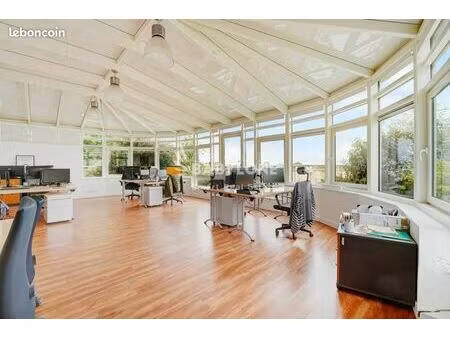 bureau 489 m²