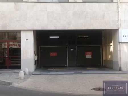 garage 33 m2 avec hauteur 5m et mezzanine possible