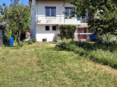 chatel guyon - proche commerces et ecoles