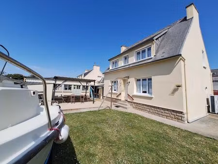 maison de bourg à plogoff  proche des commodités et des plages  habitable de suite