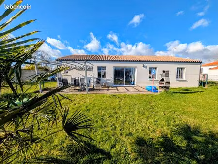 maison 112m2  saint jean d'angle