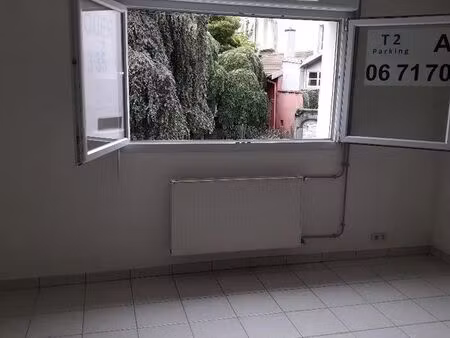 t2 avec parking couvert-fermé