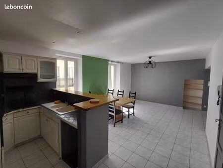 ? appartement t3 meublé avec terrasse – 72 m² – centre de quissac (700 hors charges)