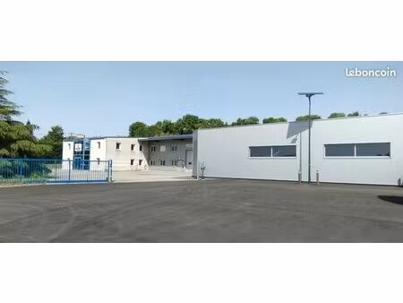 local industriel 2 000 m²