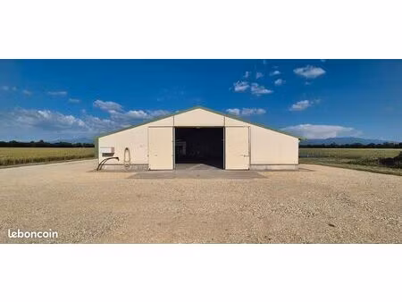 entrepôt de stockage 220m²
