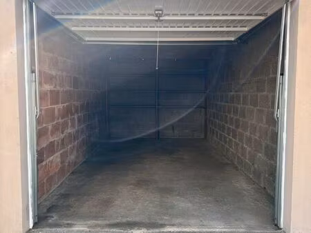 garage / garde meuble / espace de stockage (15 m2)