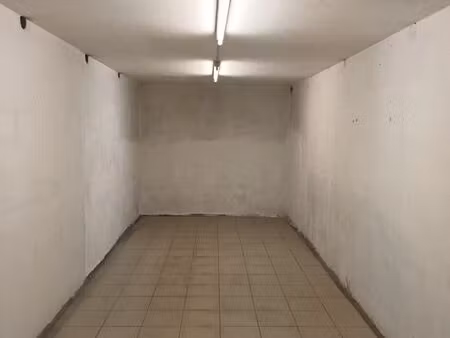 parking 30m2