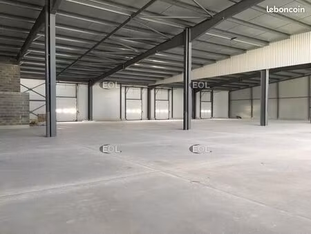 local d'activité 2 600 m²